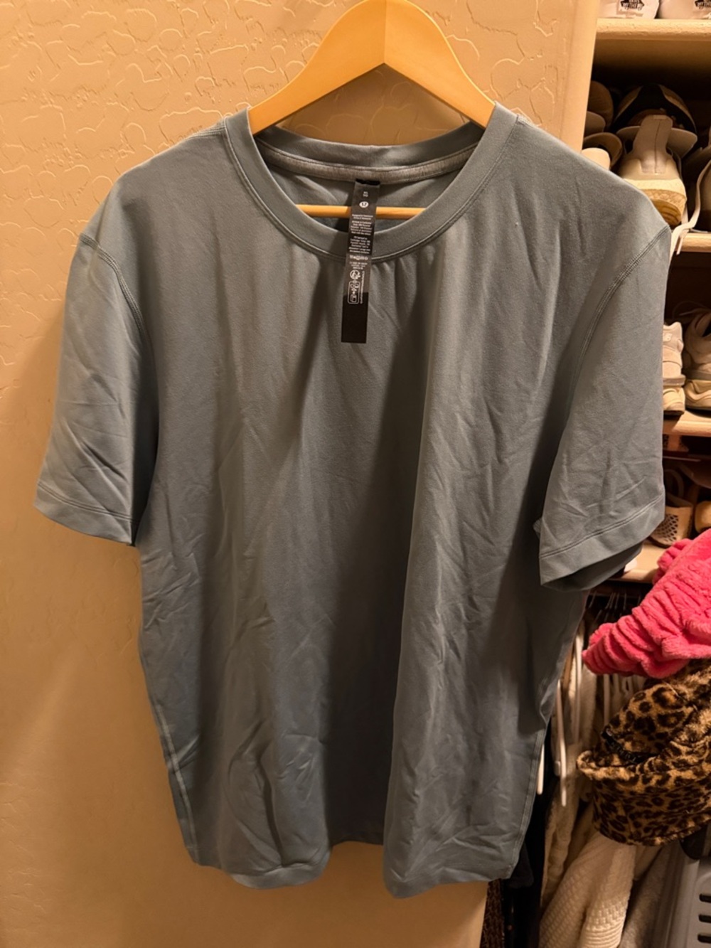 lululemon athletica Men's Short Sleeve Soft Jersey Tee  *in like new condition*